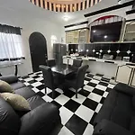 Villa Hollywood
